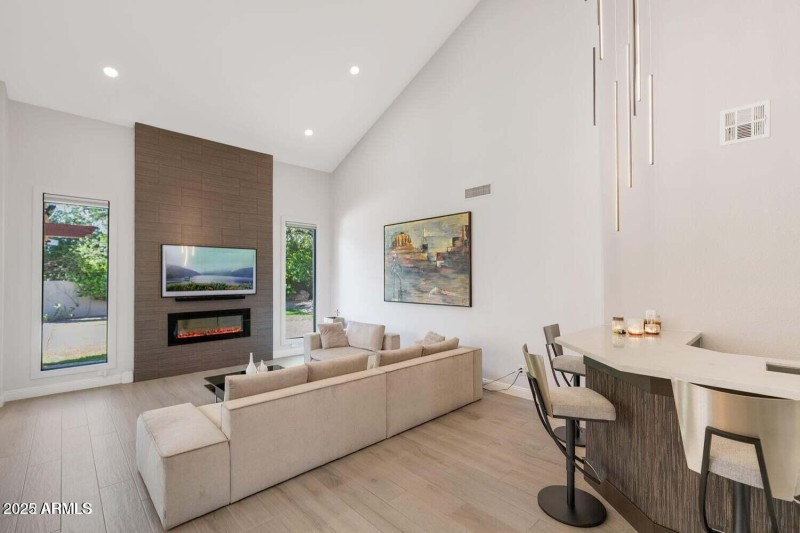 20221114213743692355000000-o