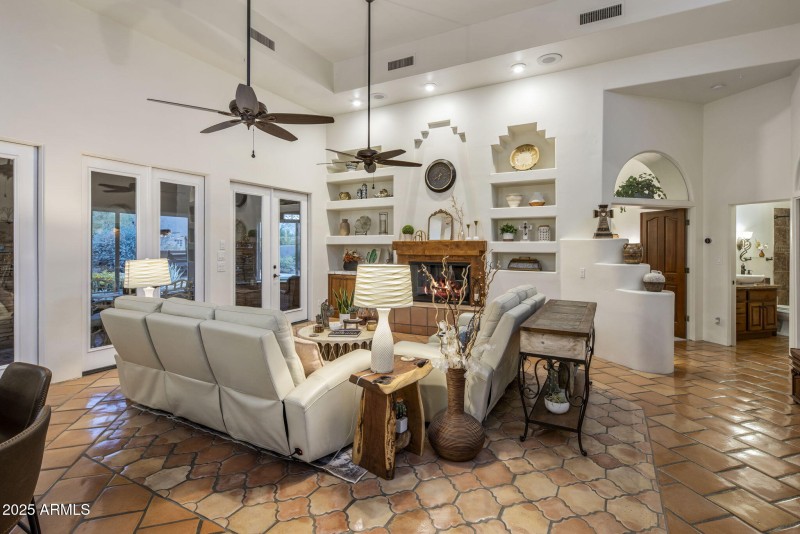 80-web-or-mls-D46A8541