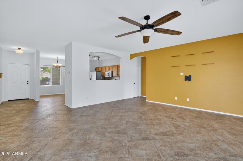 27_027_084_a4m_pershing