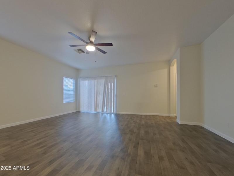 1_pc_UNWmV780b3_JzOzs1IfW0_layout_0