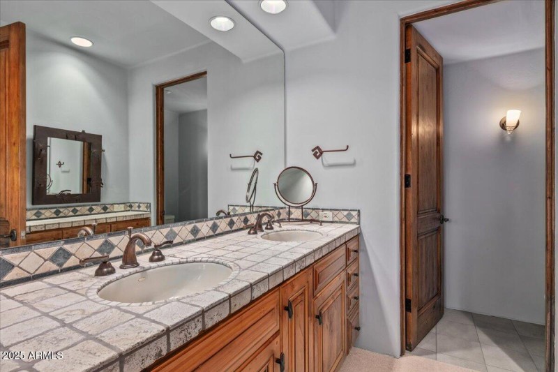 Bedroom 3 Ensuite Bath