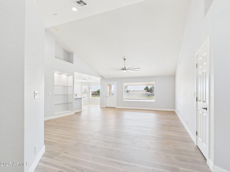 18-web-or-mls-CAM03379G0-PR0149-STILL016