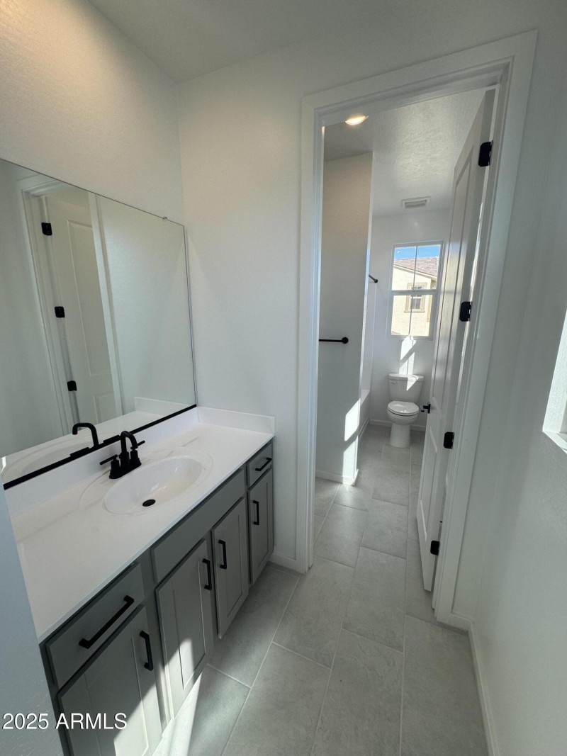 3rd bedroom sink to bath