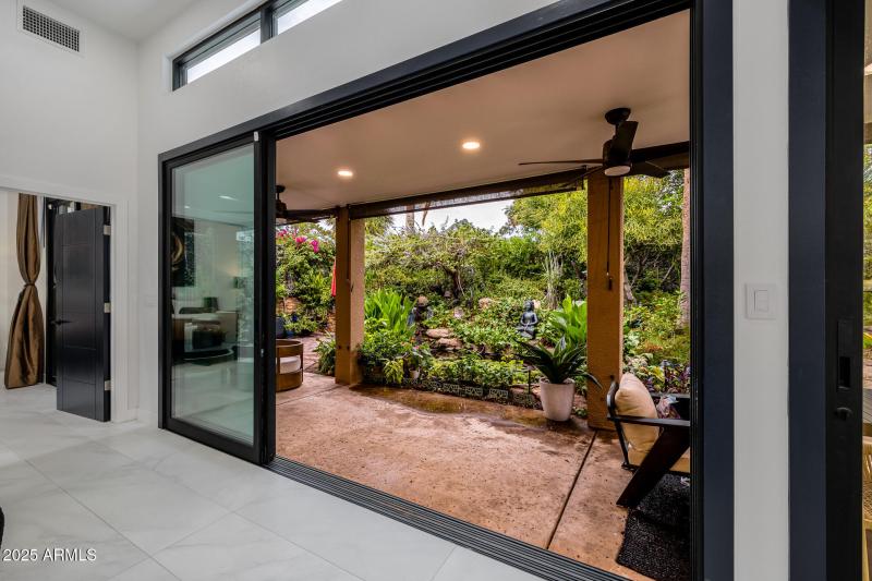 Inside Outside Entertaining