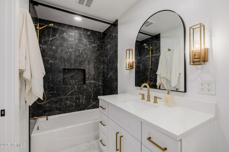 Guest En Suite Bathroom