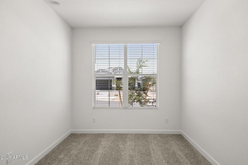 7-web-or-mls-17713-w-eva-st-lot-3-zanjer