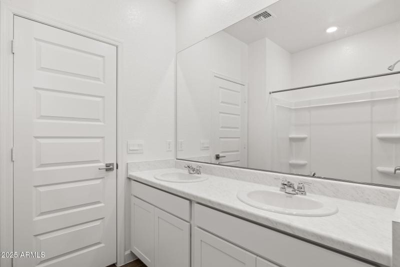 15-web-or-mls-17713-w-eva-st-lot-3-zanje