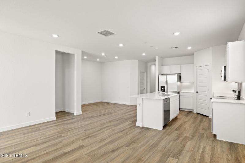 29-web-or-mls-17713-w-eva-st-lot-3-zanje