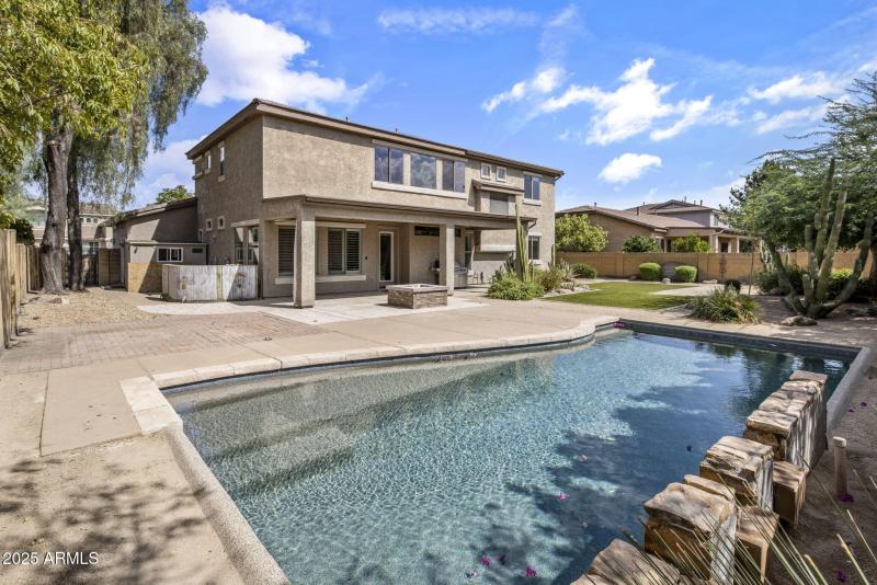 1-web-or-mls-D46A7327