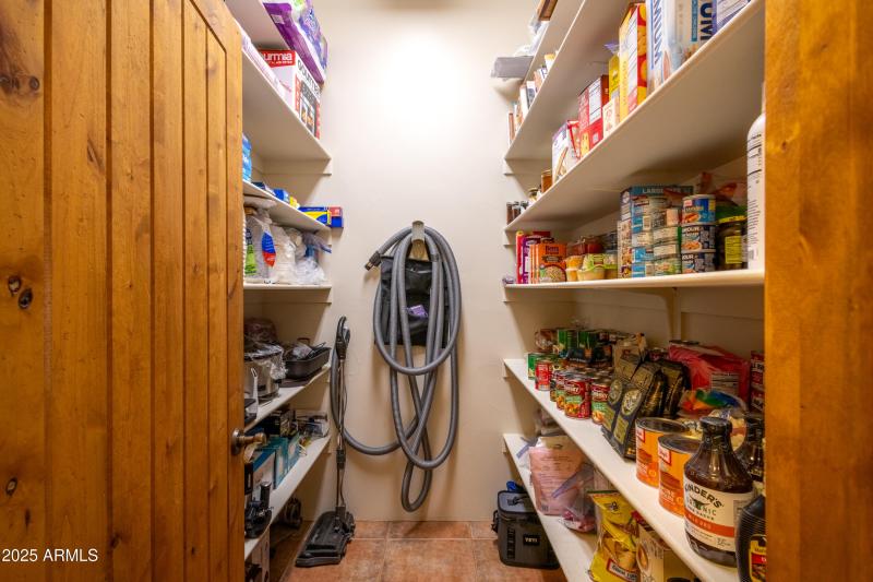 Walk-in Pantry