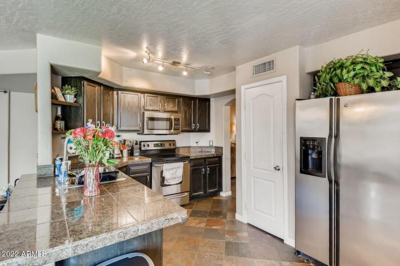 689 S Dodge Street Kitchen 2