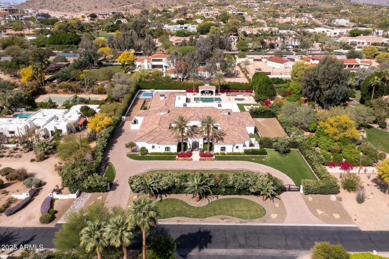 Casa Blanca Dr Estate