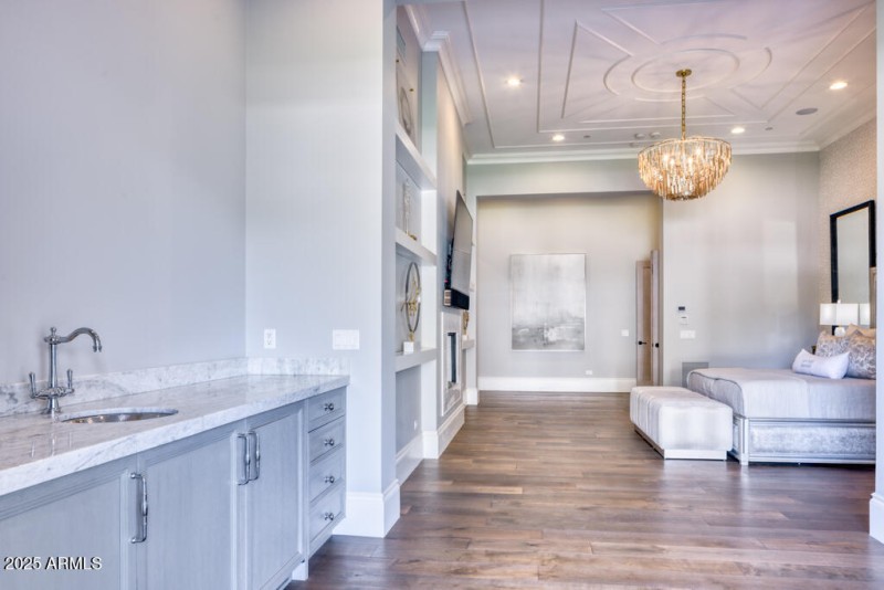 Wet-bar in Sitting Rm