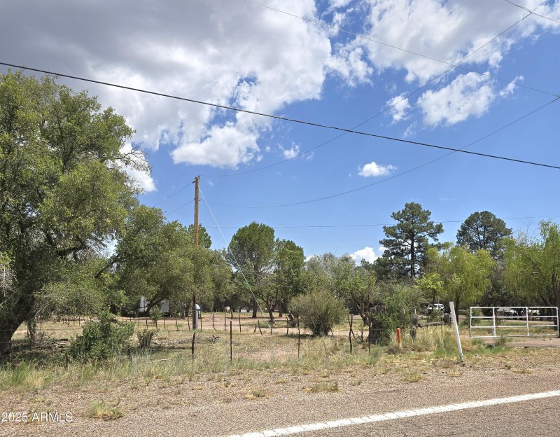 2.58 ACRES NW Corner