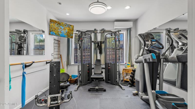 303 W Juniper Ave-46