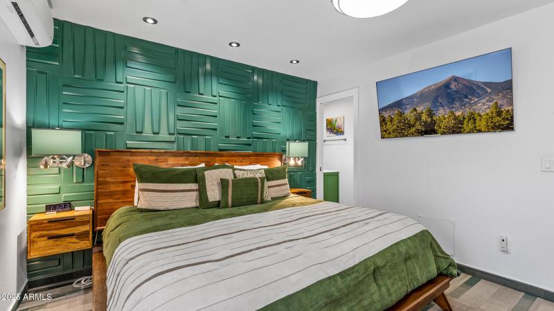 303 W Juniper Ave-69