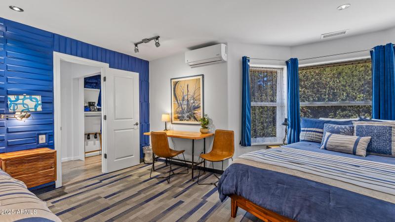 303 W Juniper Ave-83