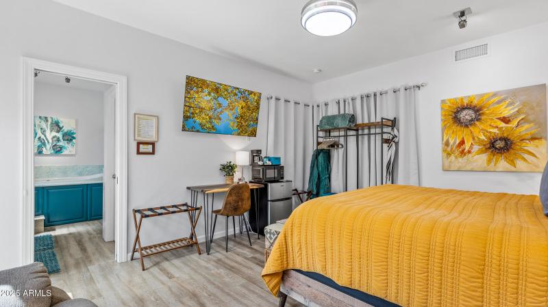 303 W Juniper Ave-96