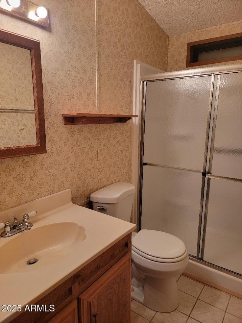 3927 Col guest bathroom