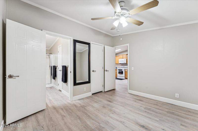 09-009-primary-bedroom