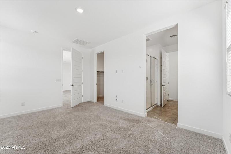 10-010-primary-bedroom