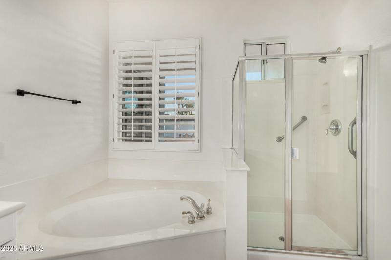 Separate Tub & Shower