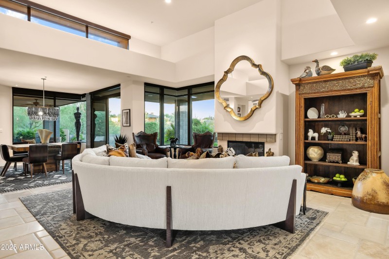 008_Gracious Glamour