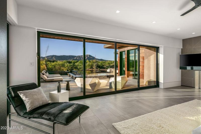 Main Suite Sitting Area