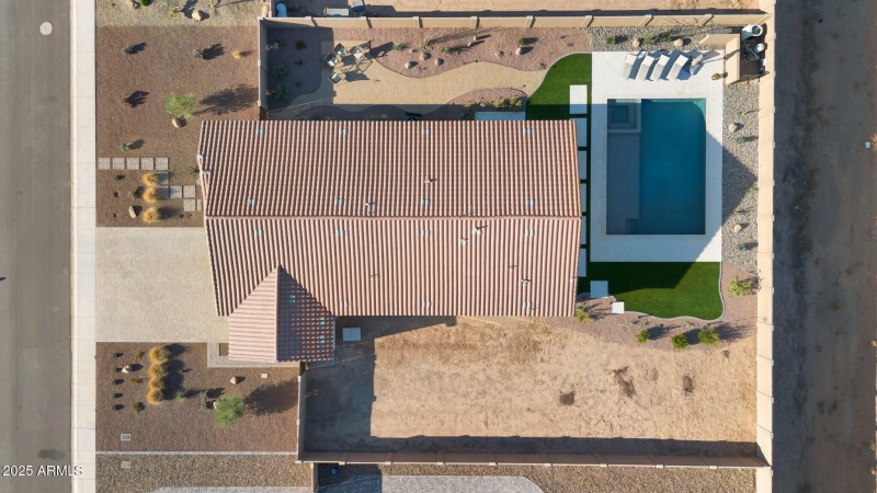 055_79-web-or-mls-dji_0200_289