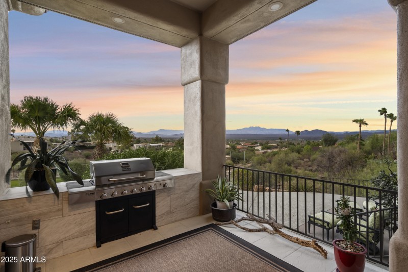 Outdoor grill