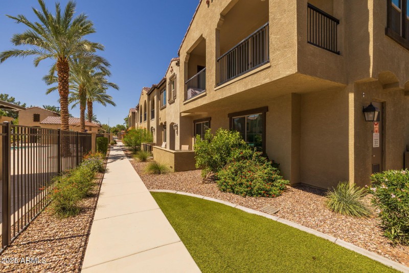 5-web-or-mls-155 N Lakeview Blvd 221, Ch