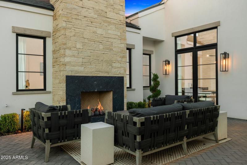 64front courtyard lounge-Edit