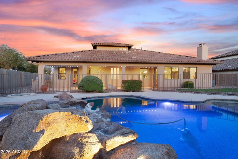 113-web-or-mls-AlleppoTwilight-11