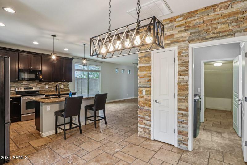 19-web-or-mls-W Palo Brea Ln-L2608-017