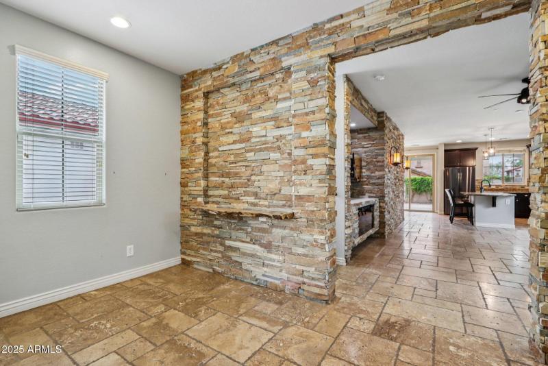 22-web-or-mls-W Palo Brea Ln-L2608-020