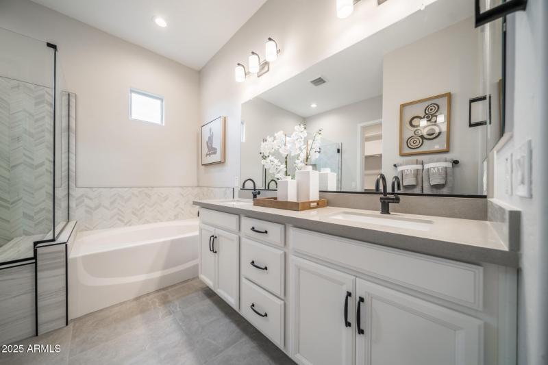 3836 S Gladiolus Circle