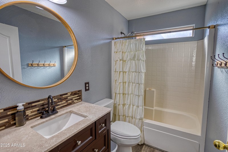 PAX_4270_AuroraHDR2019-edit