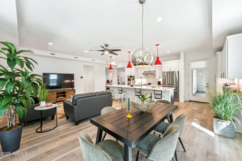 11-web-or-mls-N 136th St-S3009-011