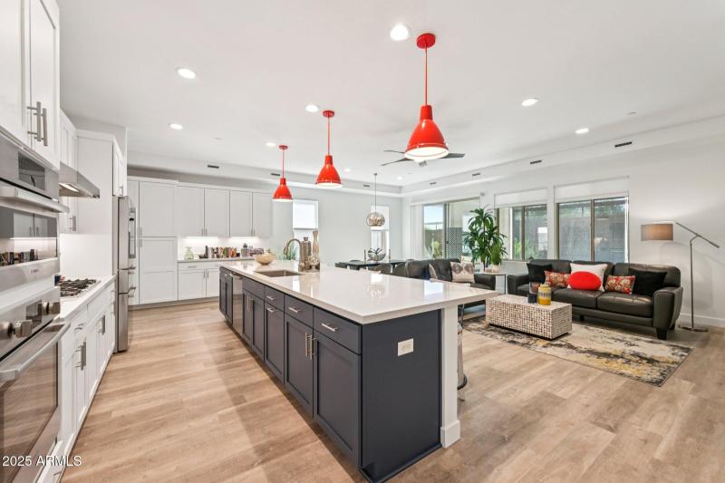 14-web-or-mls-N 136th St-S3009-014