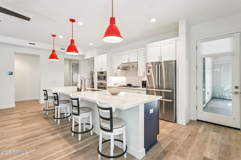 17-web-or-mls-N 136th St-S3009-017