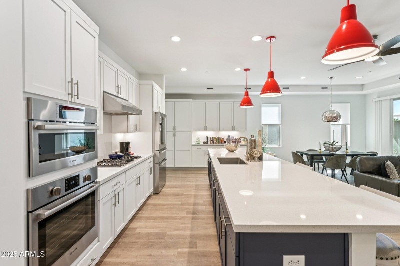 20-web-or-mls-N 136th St-S3009-020