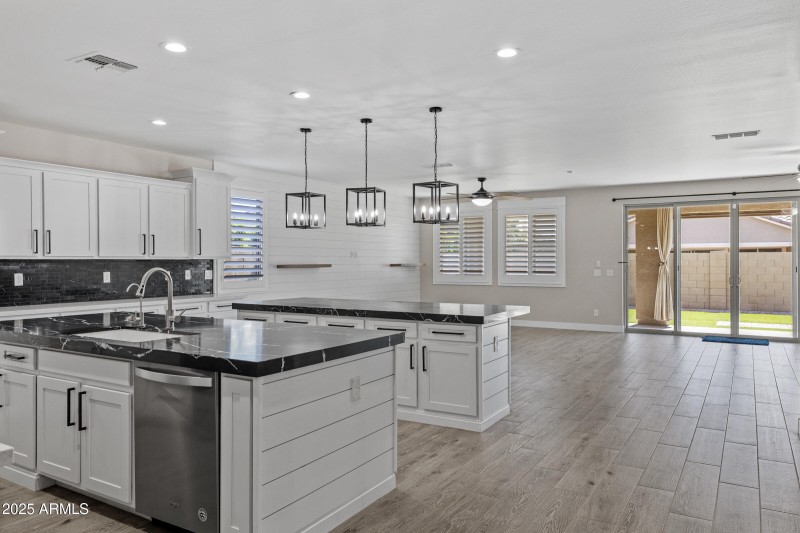 23137 E Camina Buena Vista-7