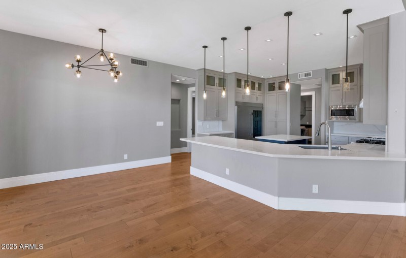 24005 N 45th Dr-large-016-038-TOD8771-15