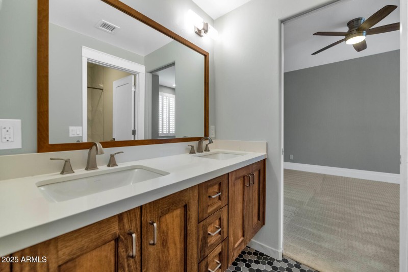 Jack N Jill Bathroom