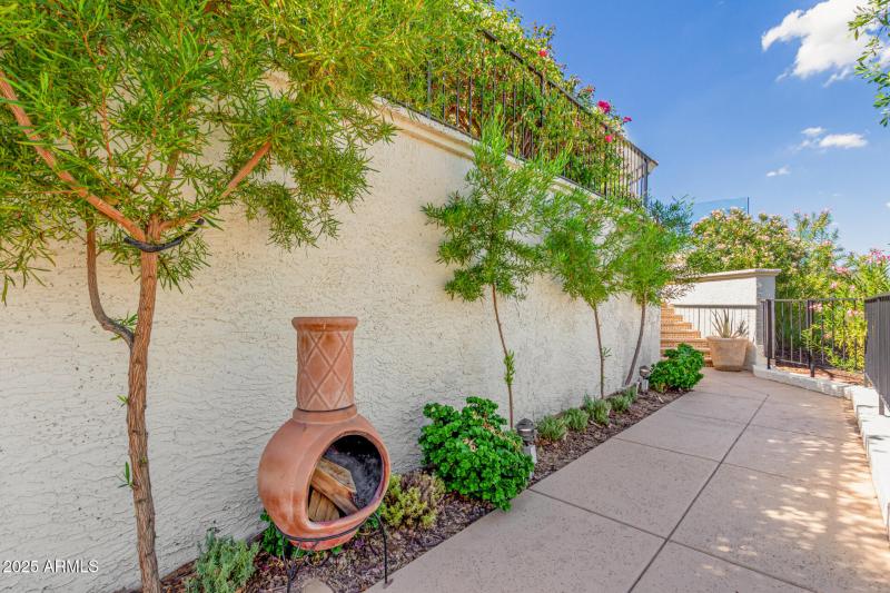 02 - Camelback Canyon