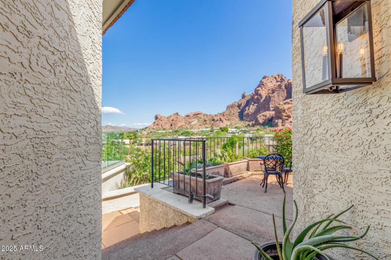 04 - Camelback Canyon