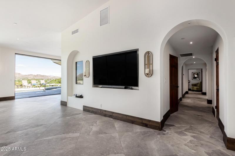 09 - Camelback Canyon