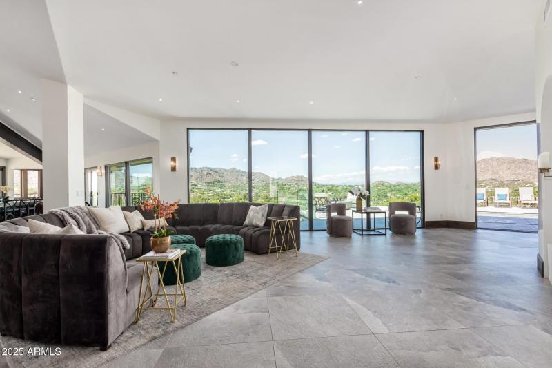 10 - Camelback Canyon