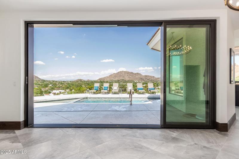 13 - Camelback Canyon