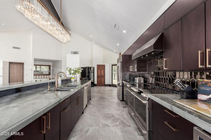 20 - Camelback Canyon